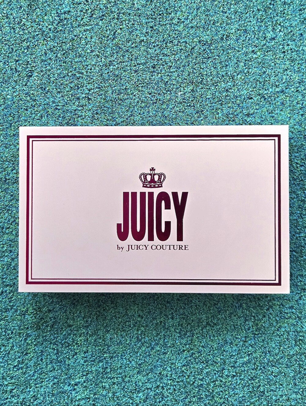 Juicy Couture Velour Slim Camera Bag Set - Picture 5 of 5
